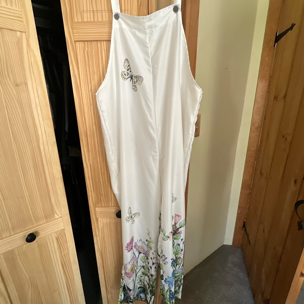 Floral Butterfly Print Jumpsuit/ never worn - Picture 2 of 8